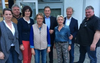Uwe Lagosky mit den Angehörigen des CDU Ortsverbandes